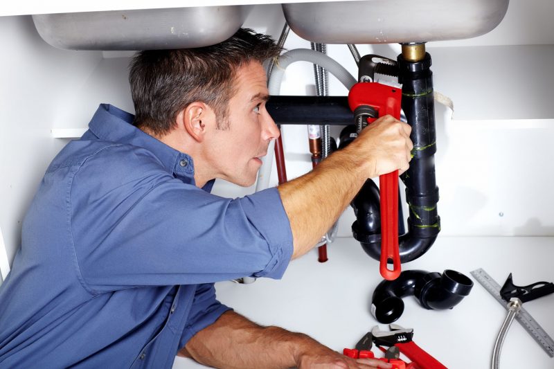 3 Reasons to Call a Plumber - Expert Plumbing Ideas